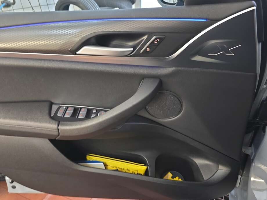 BMW X3 (Bild 9/19)