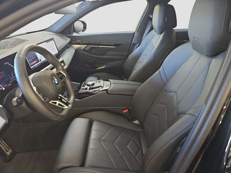 BMW 520d (Bild 2/19)