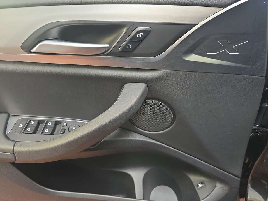 BMW X3 (Bild 8/18)