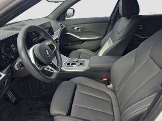 BMW 320d (Bild 2/18)