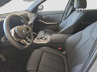 BMW 320d (Bild 2/18)