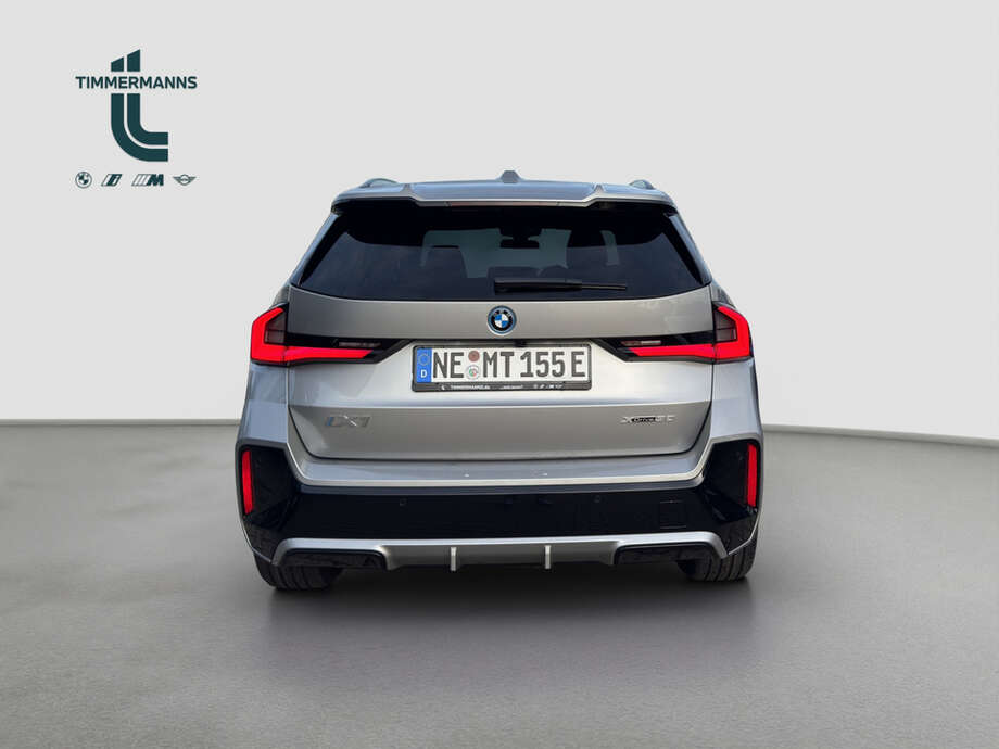 BMW iX1 xDrive30 (Bild 11/16)