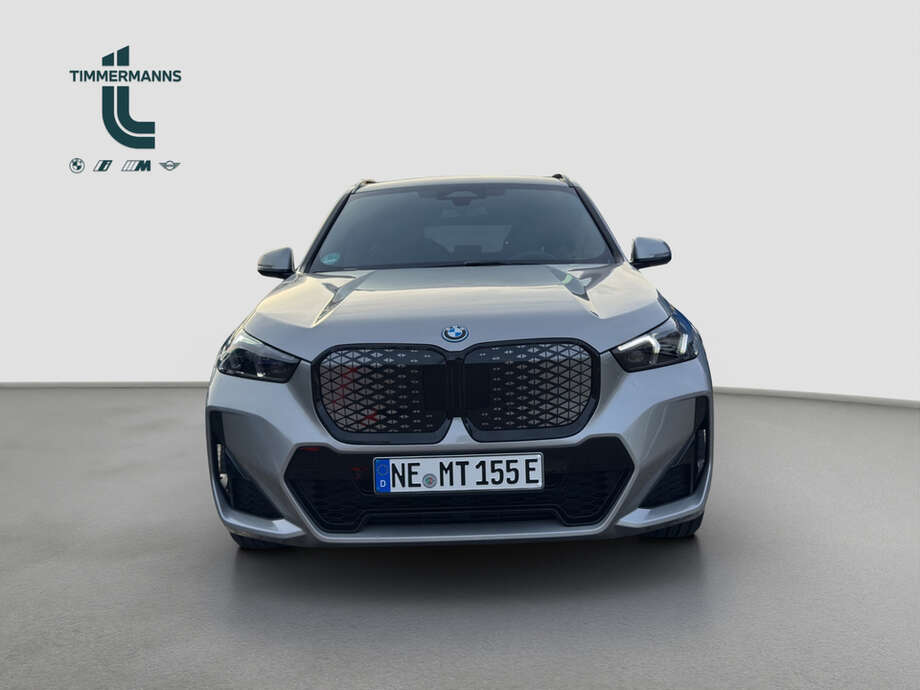 BMW iX1 xDrive30 (Bild 15/16)