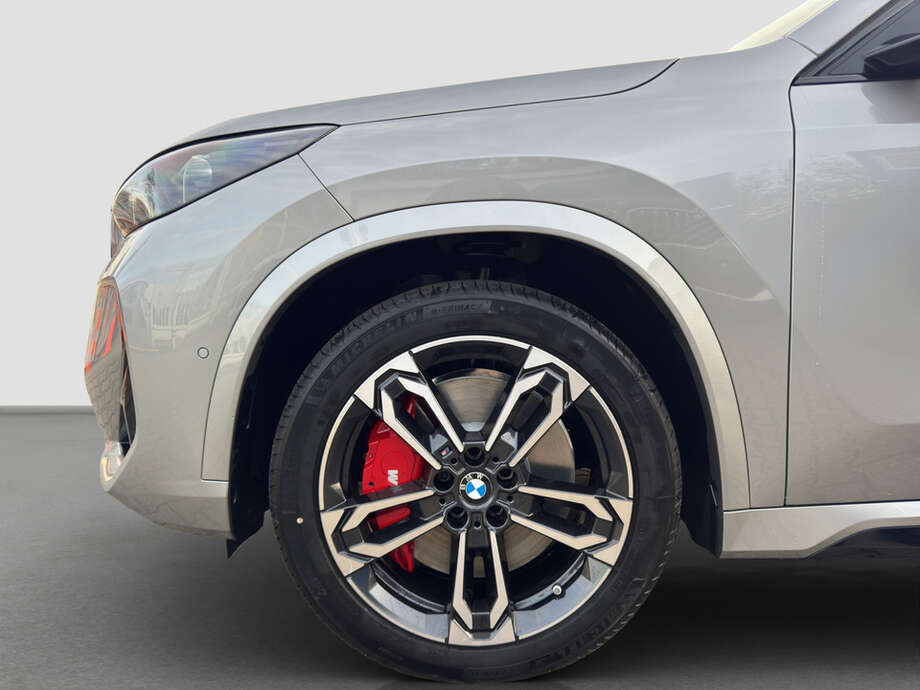 BMW iX1 xDrive30 (Bild 16/16)