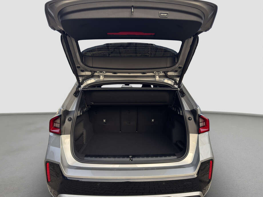 BMW iX1 xDrive30 (Bild 7/16)