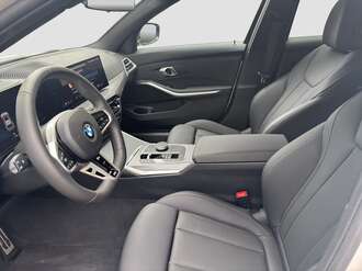 BMW 320d (Bild 2/17)