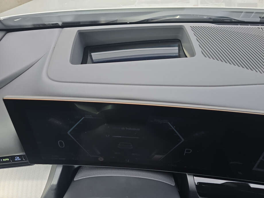 BMW 520d (Bild 9/18)