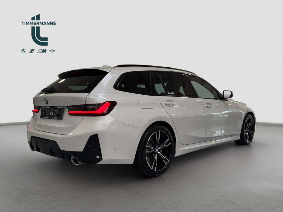 BMW 320d (Bild 11/15)