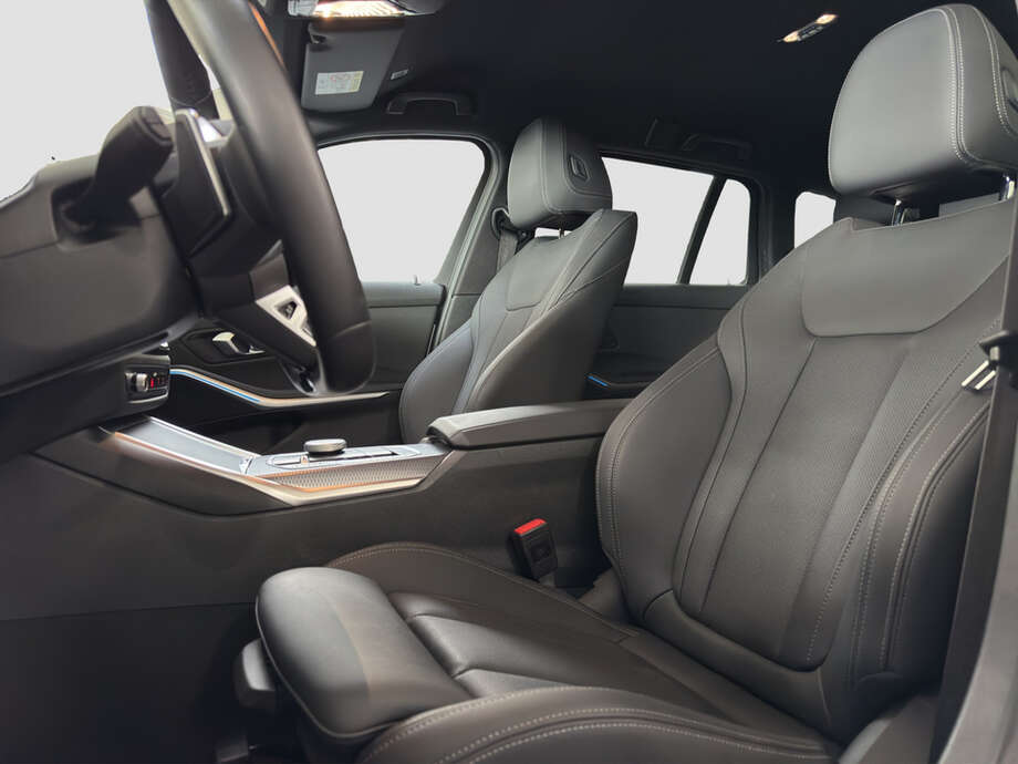 BMW 320d (Bild 7/15)