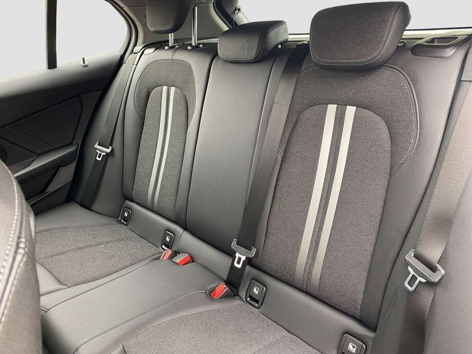 BMW 118i (Bild 6/17)