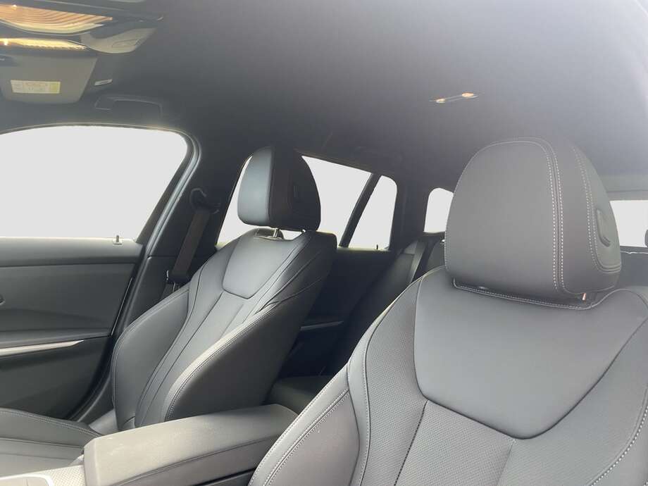 BMW 318d (Bild 3/18)