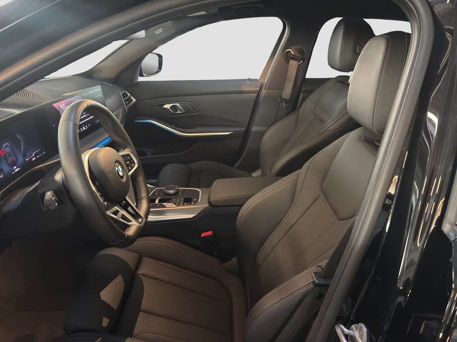 BMW 318d (Bild 2/20)