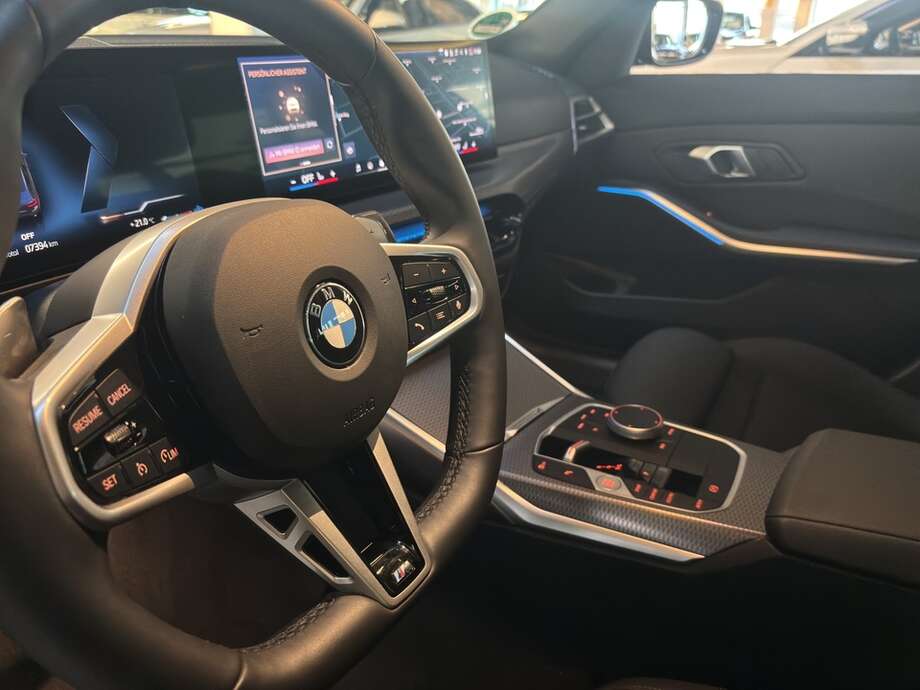 BMW 318d (Bild 7/20)