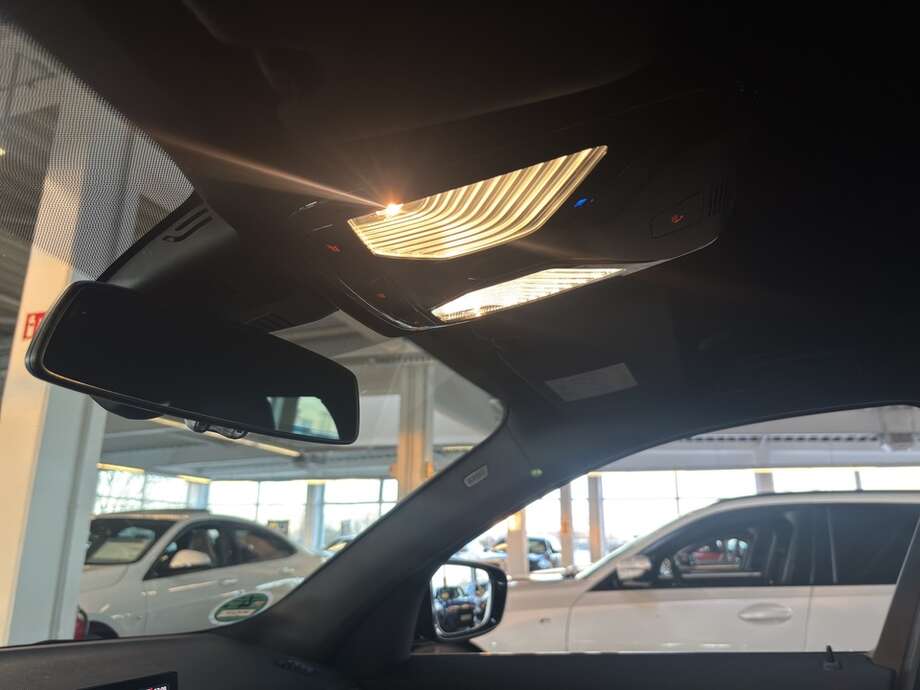 BMW 318d (Bild 10/20)