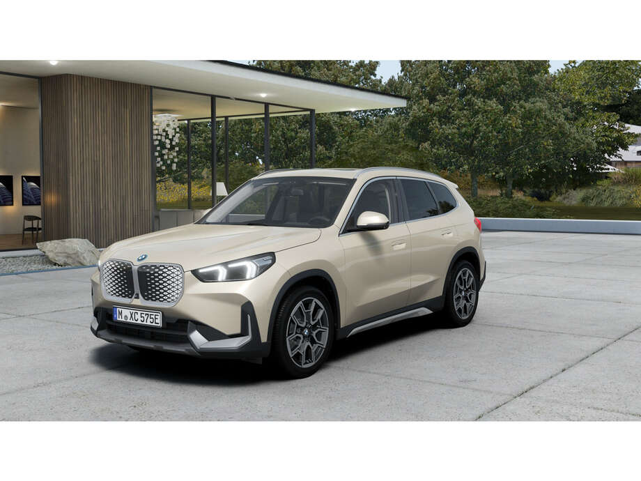 BMW iX1 xDrive30 (Bild 1/2)