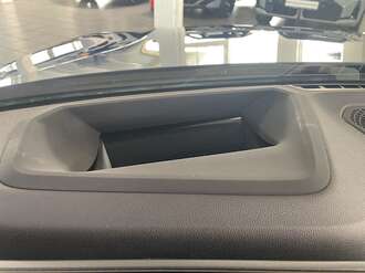 BMW 330i xDrive (Bild 3/18)