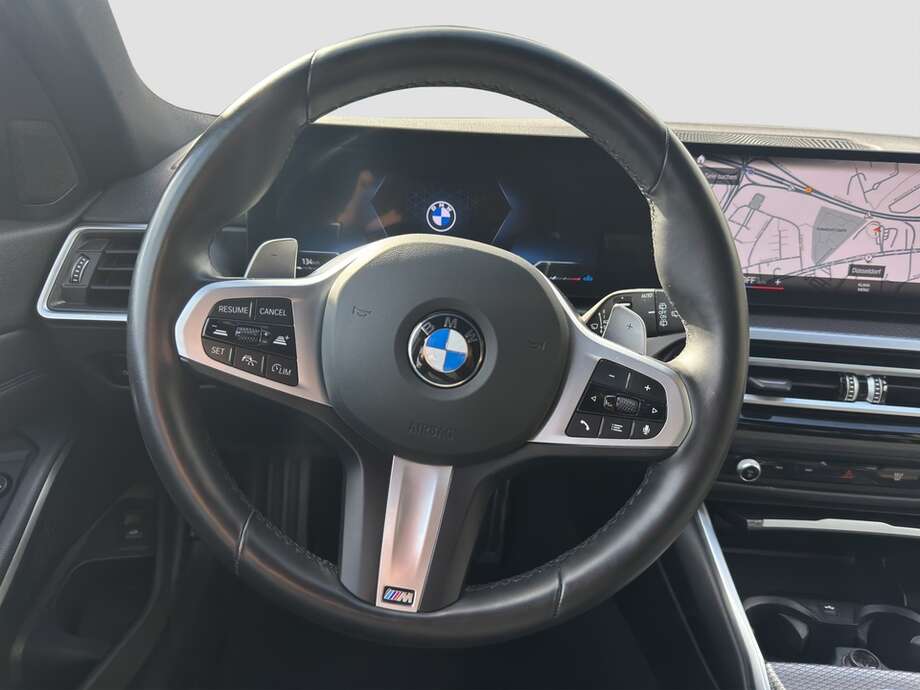 BMW 330i (Bild 17/18)