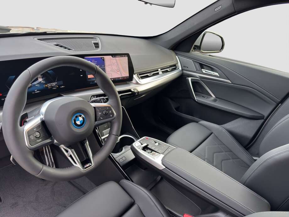 BMW iX1 xDrive30 (Bild 3/16)