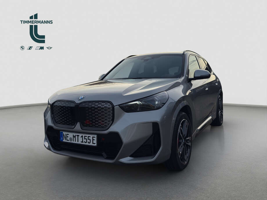 BMW iX1 xDrive30 (Bild 1/16)