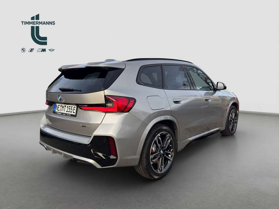 BMW iX1 xDrive30 (Bild 12/16)