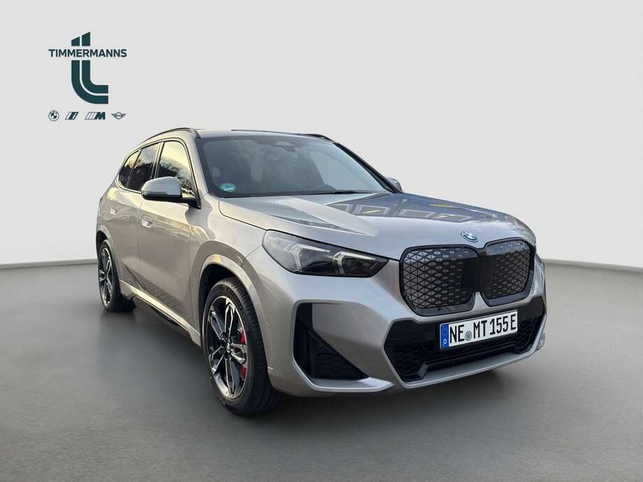 BMW iX1 xDrive30 (Bild 14/16)