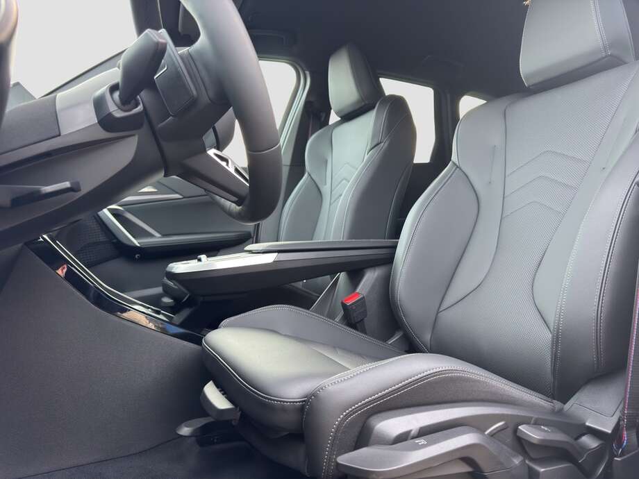 BMW iX1 xDrive30 (Bild 2/16)