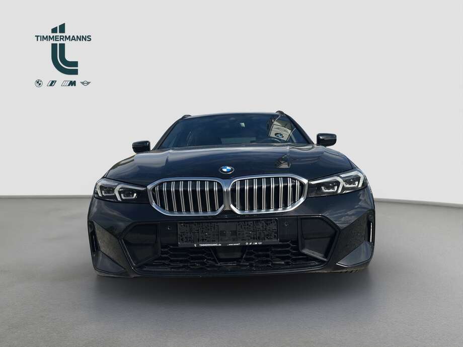 BMW 330i (Bild 15/18)