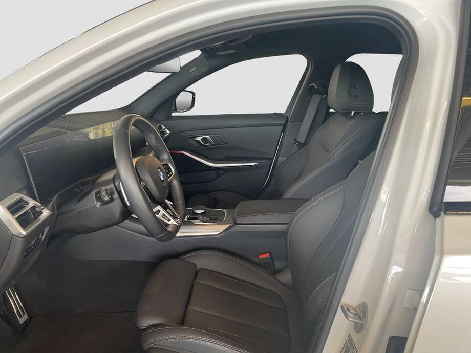 BMW 320d (Bild 2/15)