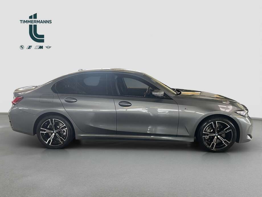 BMW 330i xDrive (Bild 10/15)