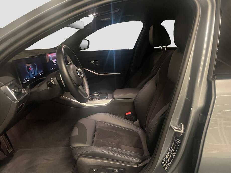 BMW 330i xDrive (Bild 2/15)