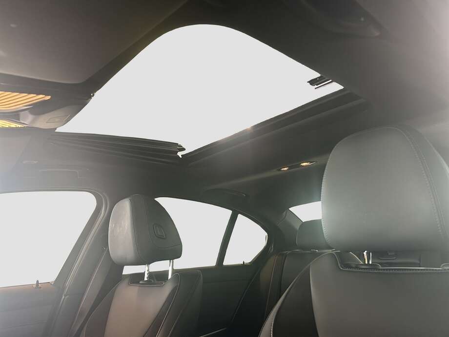 BMW 330i xDrive (Bild 3/19)