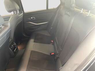 BMW 330i (Bild 3/17)