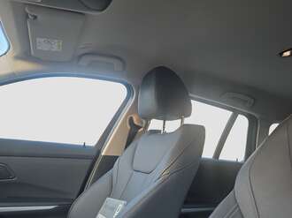 BMW 320e Touring Auto (Bild 3/18)