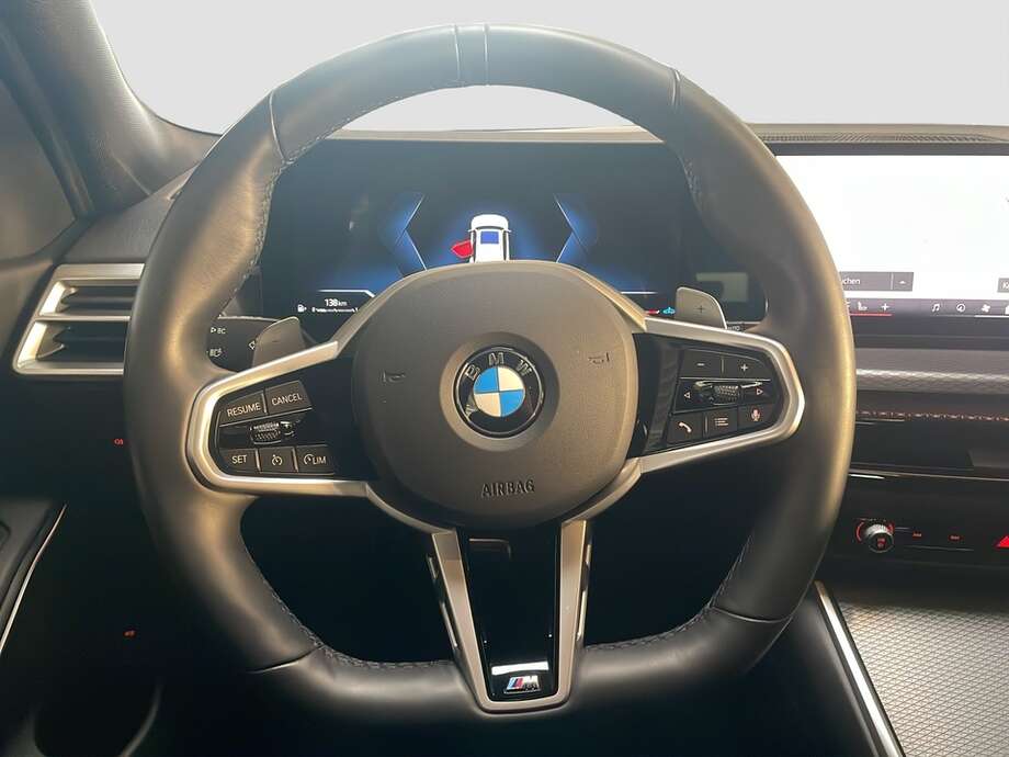 BMW 320d (Bild 4/17)