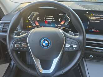 BMW 320e Touring Auto (Bild 2/18)