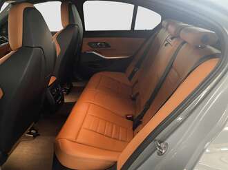 BMW 330i (Bild 3/15)