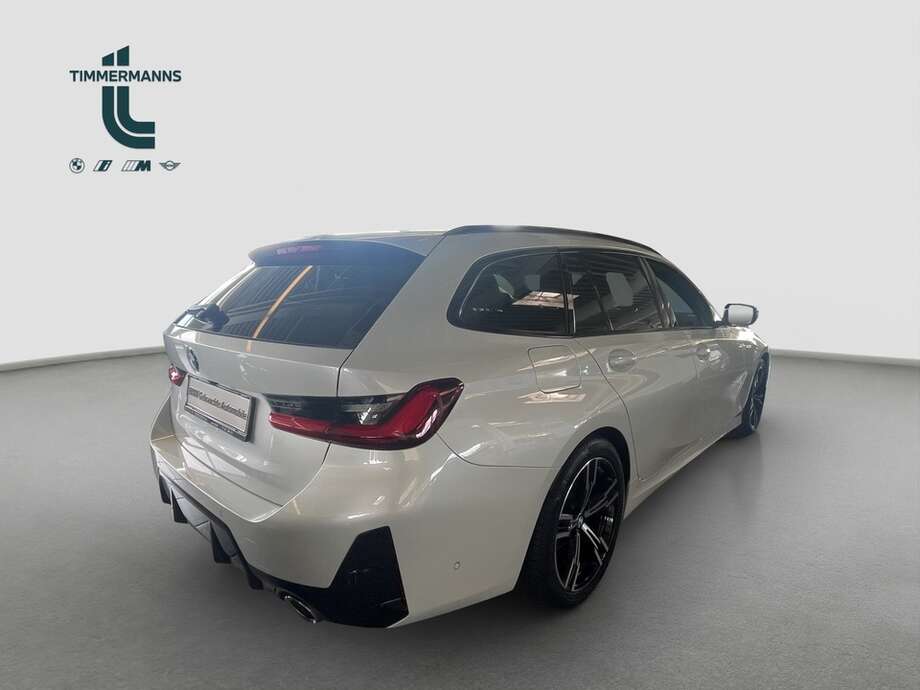 BMW 320d (Bild 11/15)