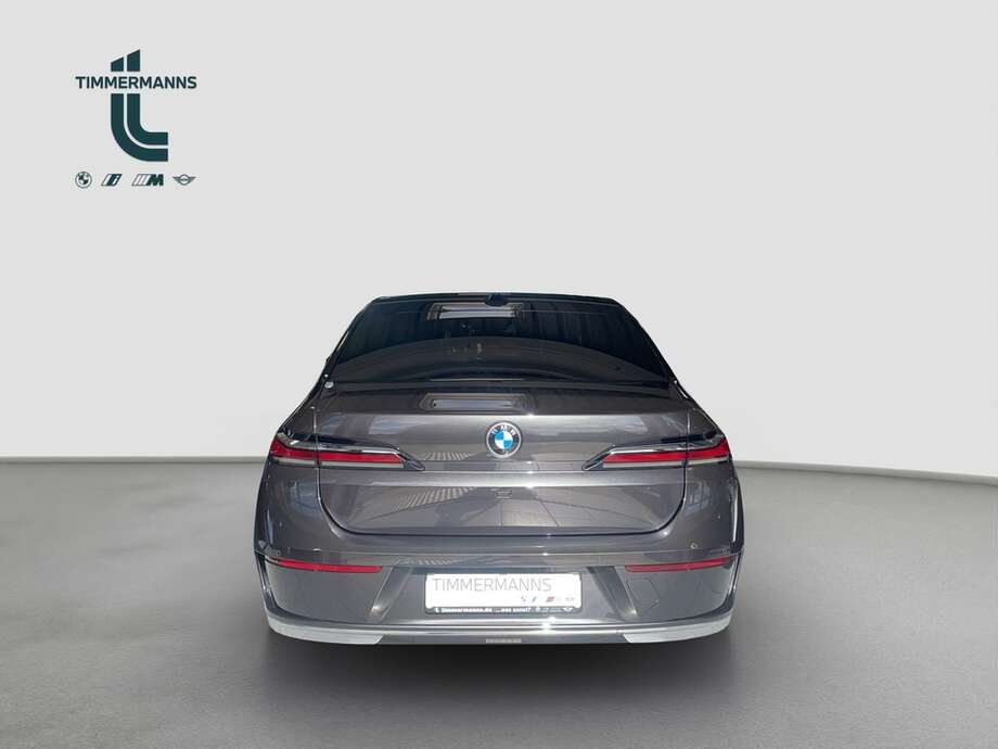 BMW 740 (Bild 4/15)