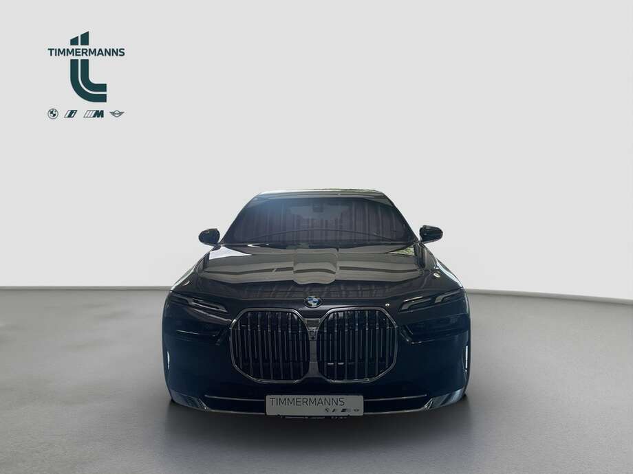 BMW 740 (Bild 8/15)