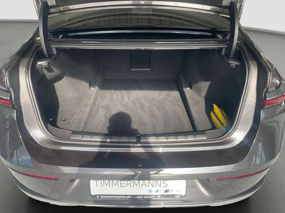 BMW 740 (Bild 14/15)