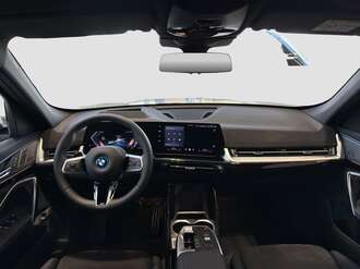 BMW iX1 eDrive20 (Bild 3/17)