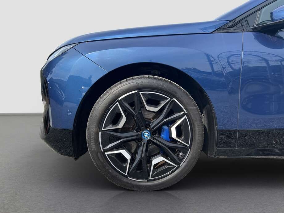 BMW iX (Bild 21/23)