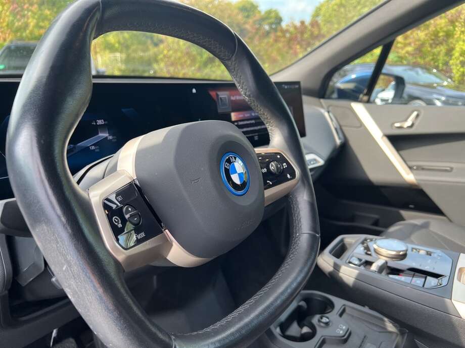 BMW iX (Bild 11/23)