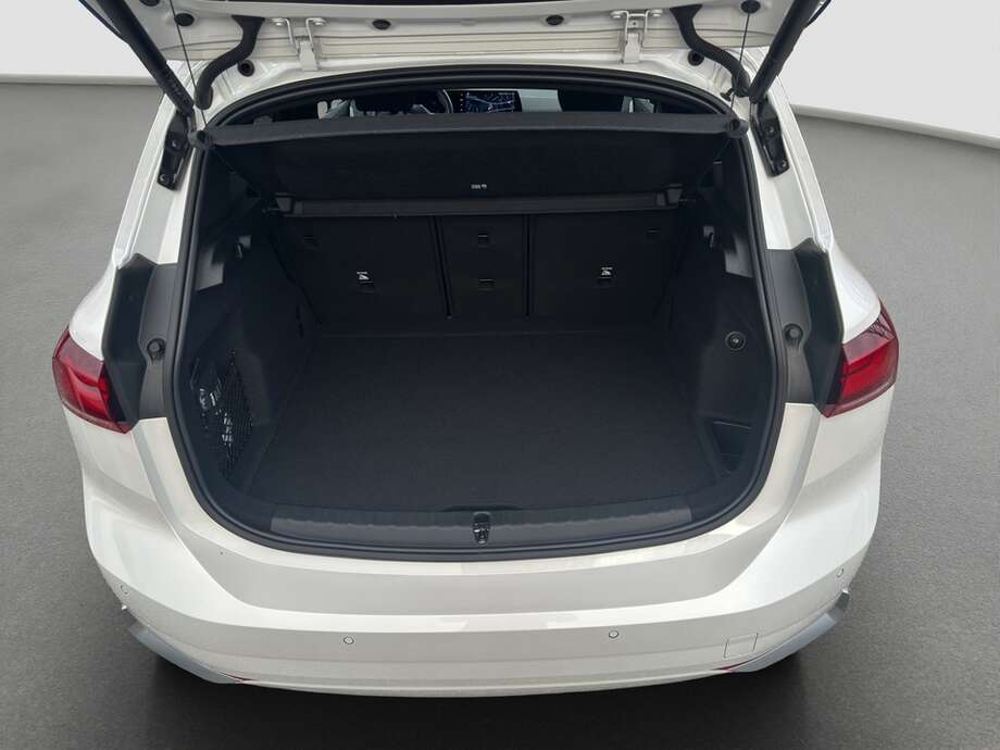 BMW 218 Active Tourer (Bild 8/20)