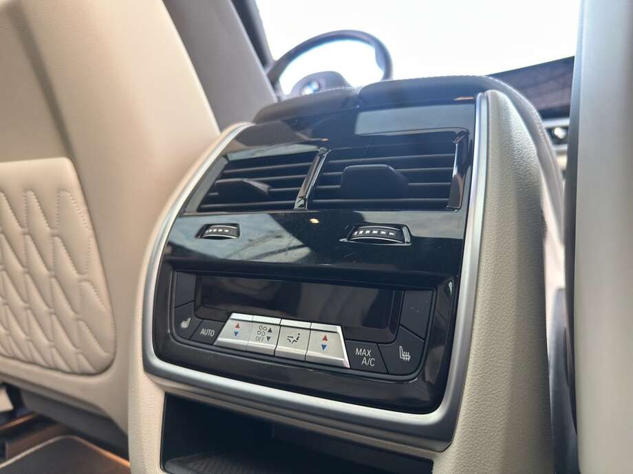 BMW X7 M60i xDrive (Bild 11/23)