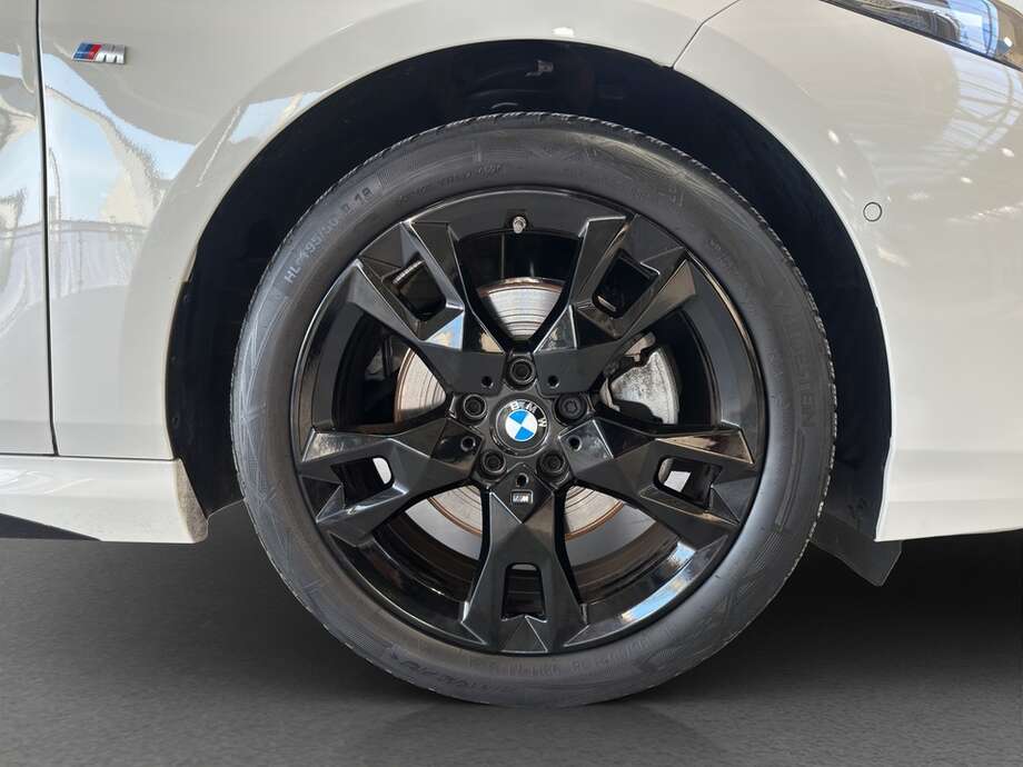 BMW 120d (Bild 16/17)