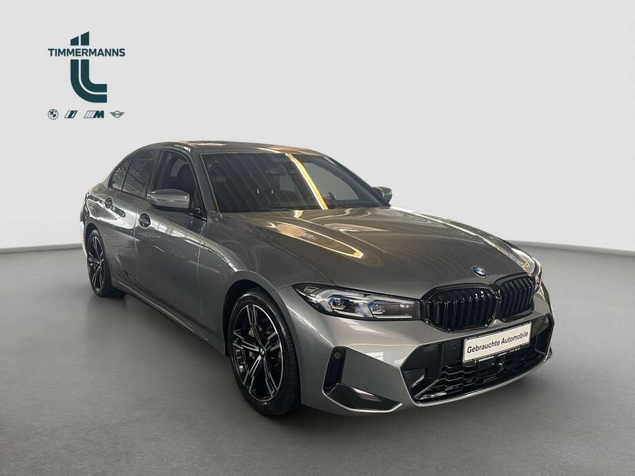 BMW 330i xDrive (Bild 13/15)