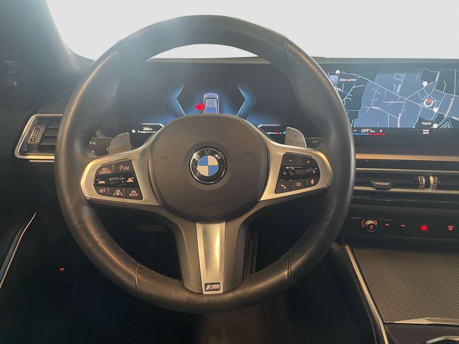 BMW 330i xDrive (Bild 4/15)