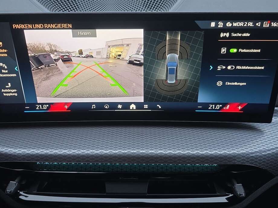 BMW 318d (Bild 10/18)