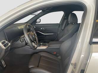 BMW 320d (Bild 2/15)